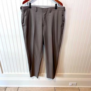 Haggar Men’s slacks trousers pants tan 39x29 straight fit, pockets, clean